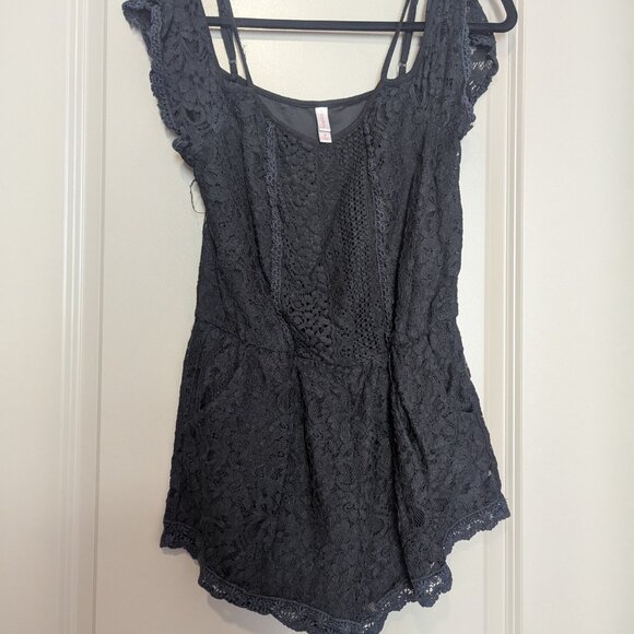 Xhiliration Black Lace Cotton Romper Size Medium - Picture 4 of 4